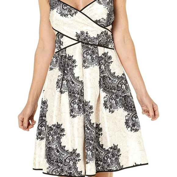 Jessica Simpson Women's Floral Paisley Fit & Flare Tie Back Dress Sz 8 - Picture 1 of 15